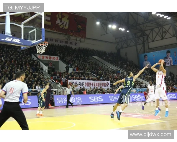 CBA精彩对决广东队迎战北京队文字直播全程追踪赛事动态与精彩瞬间